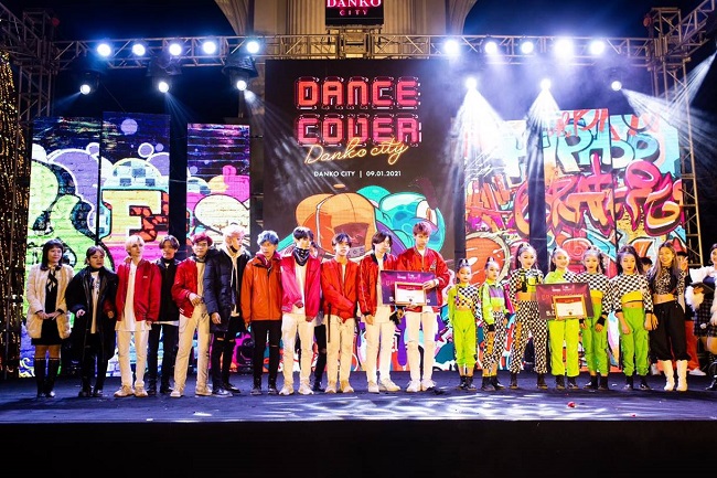 Dance cover Danko City: Bùng cháy với các vũ điệu Kpop cùng Cường seven 7