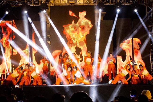 Dance cover Danko City: Bùng cháy với các vũ điệu Kpop cùng Cường seven 8