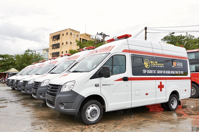T&T Group và SHB tặng kit xét nghiệm nhanh và xe cứu thương cho một số tỉnh 1