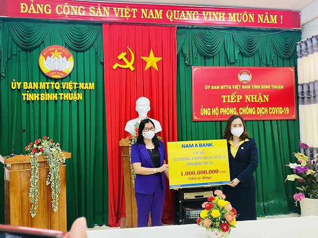 Nam A Bank trao tặng hàng ngàn phần quà đến người dân vùng dịch 1