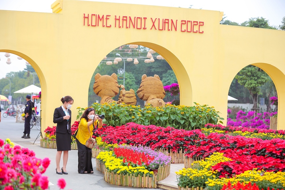 Tết Việt giàu bản sắc tại Đường hoa Home Hanoi Xuan 2022 1