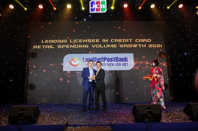 LienVietPostBank nhận 5 giải thưởng lớn từ Tổ chức Thẻ quốc tế 3