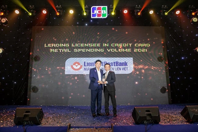 LienVietPostBank nhận 5 giải thưởng lớn từ Tổ chức Thẻ quốc tế 2