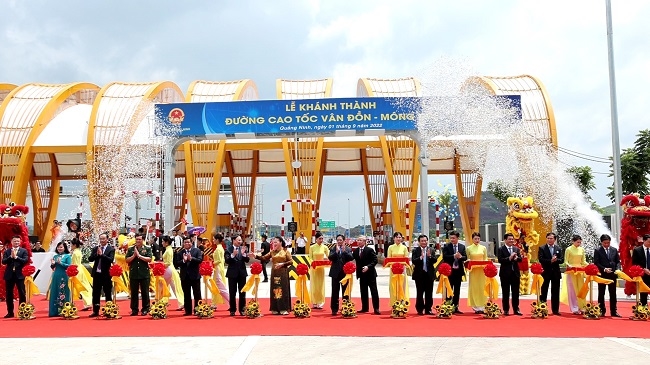 Cao tốc Vân Đồn - Móng Cái do Quảng Ninh và Sun Group đầu tư chính thức thông xe 1