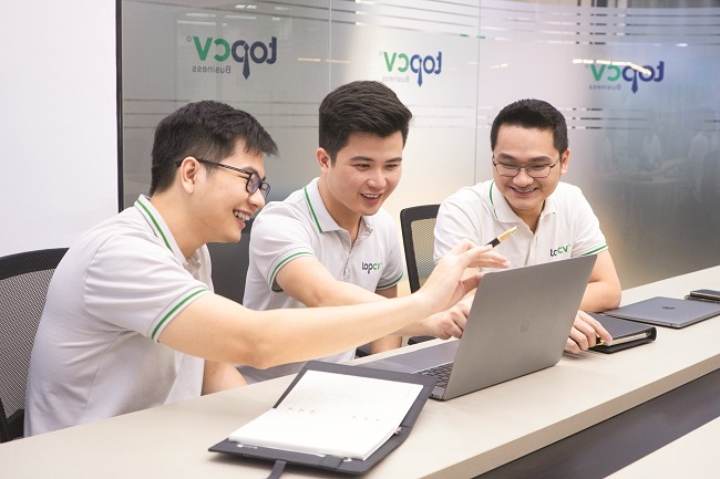 TopCV Việt Nam - Đi tìm cách làm mới trong ứng dụng công nghệ quản trị nhân sự 1