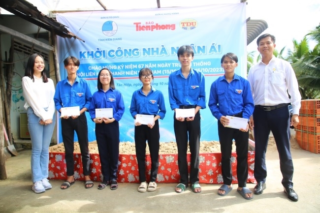 Hàng trăm triệu đồng góp phần cải thiện đời sống người dân tỉnh Kiên Giang 4
