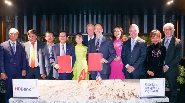 Đại học Fulbright Việt Nam và HDBank ký kết cung cấp vốn đối ứng 1