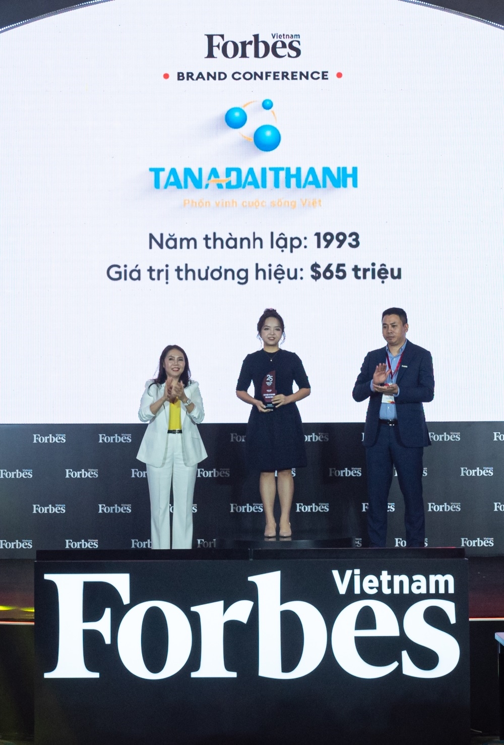 Tân Á Đại Thành vào Top 10 thương hiệu công ty hàng tiêu dùng dẫn đầu Việt Nam