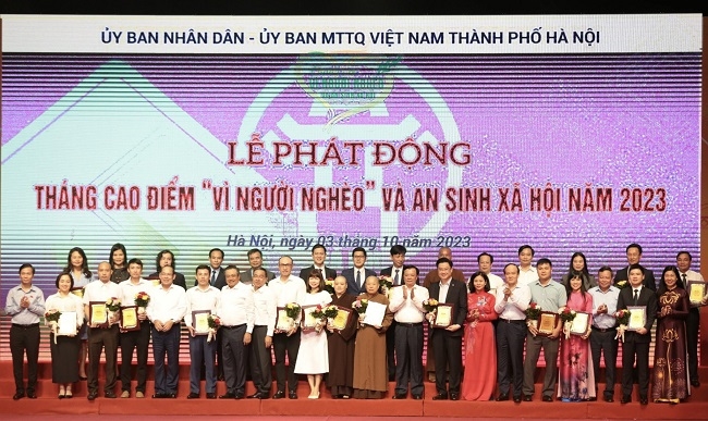 T&T Group ủng hộ 1 tỷ đồng cho Quỹ 'Vì người nghèo' thành phố Hà Nội 2