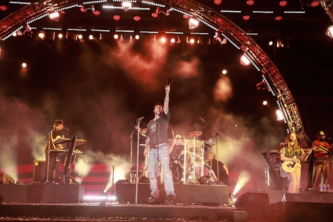 Maroon 5 khiến khán giả 8Wonder Winter Festival phát cuồng với loạt hit 'siêu đỉnh' 5
