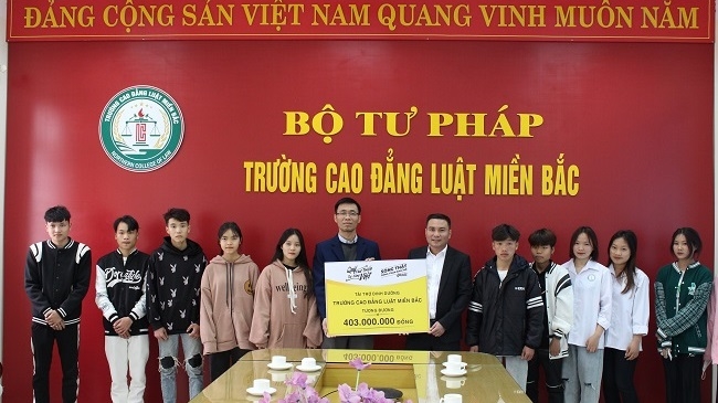 Quỹ phát triển tài năng Việt của Ông Bầu hỗ trợ dinh dưỡng cho học sinh vùng cao