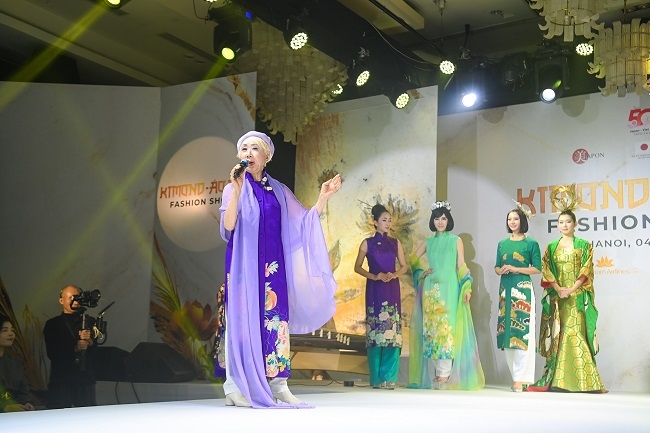 Cùng thưởng thức những sắc màu văn hóa ấn tượng tại Kimono – Aodai Fashion Show 9