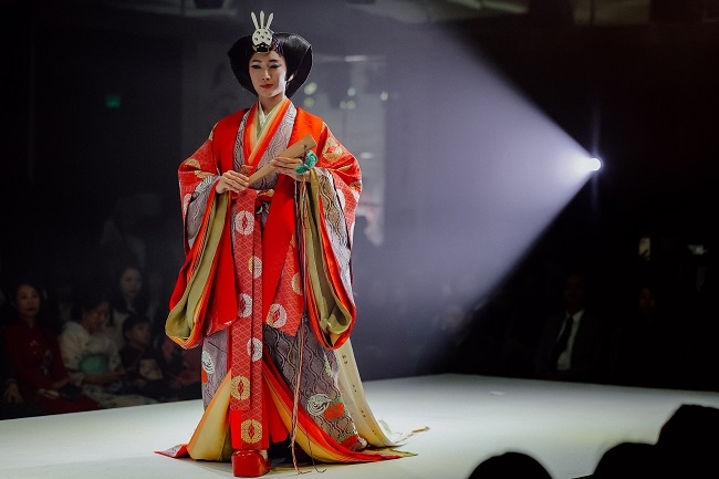 Cùng thưởng thức những sắc màu văn hóa ấn tượng tại Kimono – Aodai Fashion Show 3