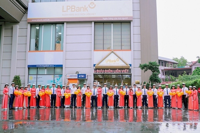 Mở rộng kinh doanh, LPBank trải thảm đỏ đón hàng ngàn nhân tài 2