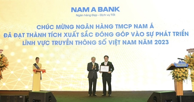 Nam A Bank nhận giải 'Ngân hàng chuyển đổi số của năm' 1