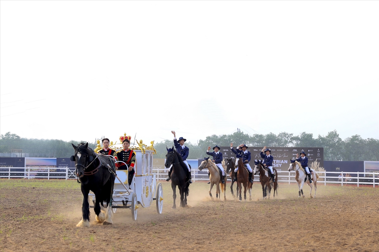 Ra mắt Học viện cưỡi ngựa đầu tiên tại Việt Nam trên đảo Vũ Yên 1