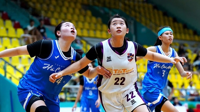Quỹ Phát triển tài năng Việt trao học bổng cho vận động viên bóng rổ 2