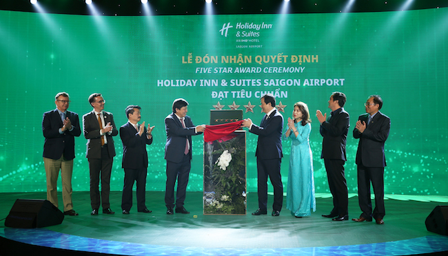 Khách sạn Holiday Inn đầu tiên tại Việt Nam đạt chứng nhận 5 sao