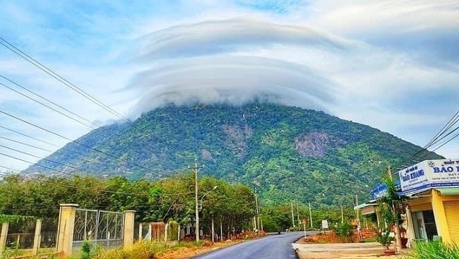 “Nón mây” xuất hiện tại đỉnh Bà Đen năm 2020.