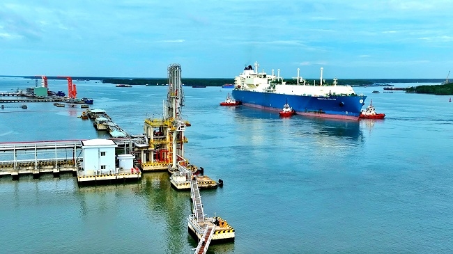 PV GAS là doanh nghiệp đầu tiên và duy nhất đủ điều kiện xuất nhập khẩu LNG; đồng thời sở hữu hệ thống hạ tầng kho cảng LNG hoàn chỉnh tại Việt Nam đã vận hành từ tháng 7/2023. (ảnh: pvgas.com.vn)