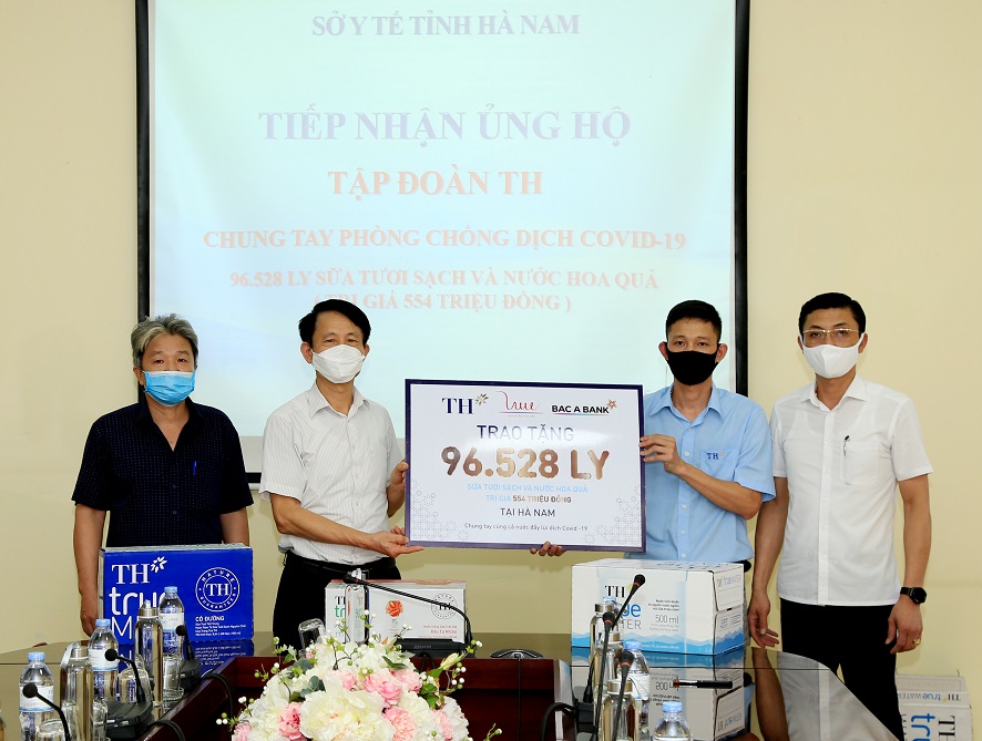 Tập đoàn TH trao tặng Hà Nam, Vĩnh Phúc hơn 145.000 sản phẩm đồ uống tốt cho sức khỏe, chung tay chống dịch COVID-19