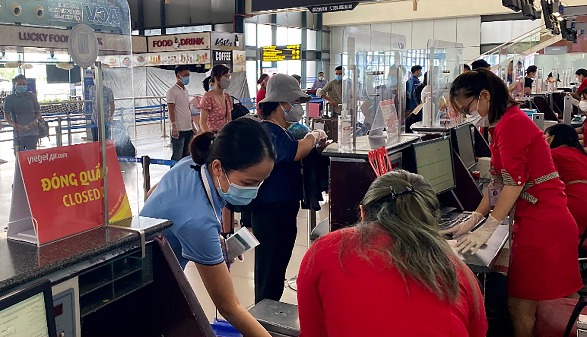Vietjet tăng cường các chuyến bay vận chuyển nhân lực y tế