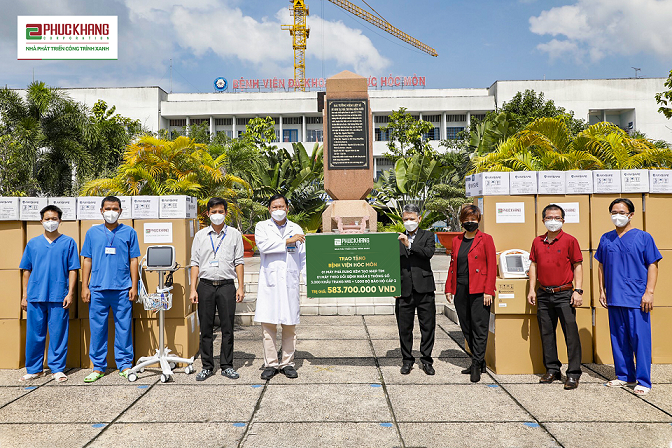 Phuc Khang Corporation tiếp tục tài trợ thiết bị y tế tại 5 bệnh viện tuyến đầu