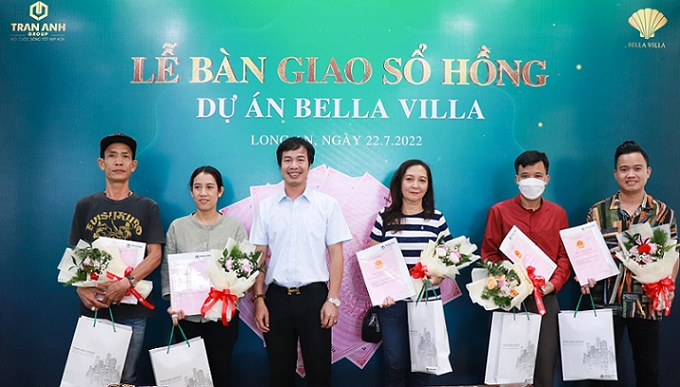 Trần Anh Group chính thức bàn giao sổ hồng dự án Bella Villa 1