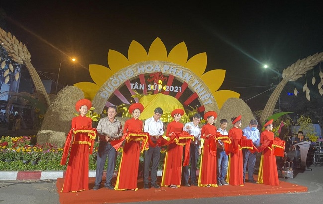 Nova Group tài trợ đường hoa tại TP.HCM, Phan Thiết và Biên Hòa 2