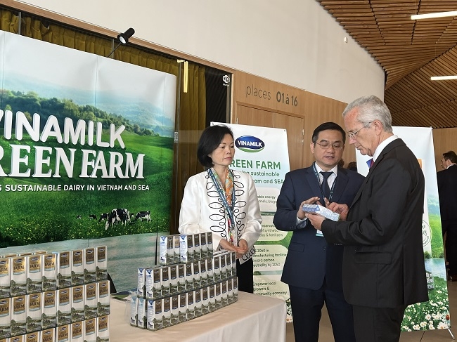 Vinamilk có sản phẩm sữa tươi đầu tiên trên thế giới được chứng nhận từ tổ chức Clean Label Project của Mỹ 3