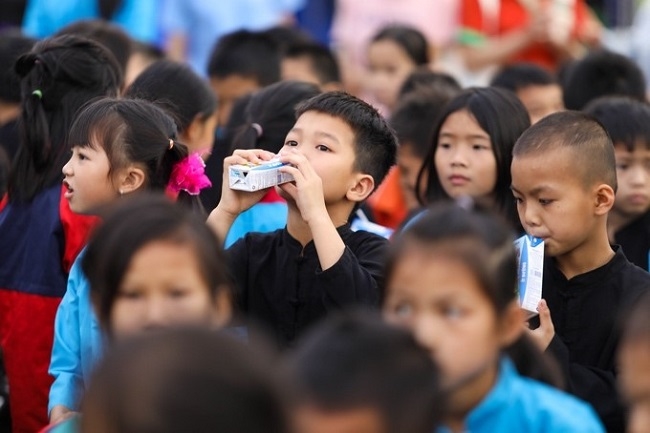 Khởi động Quỹ sữa vươn cao Việt Nam 2023: Tiếp tục trao 1,5 triệu hộp sữa cho gần 17.000 trẻ em 4