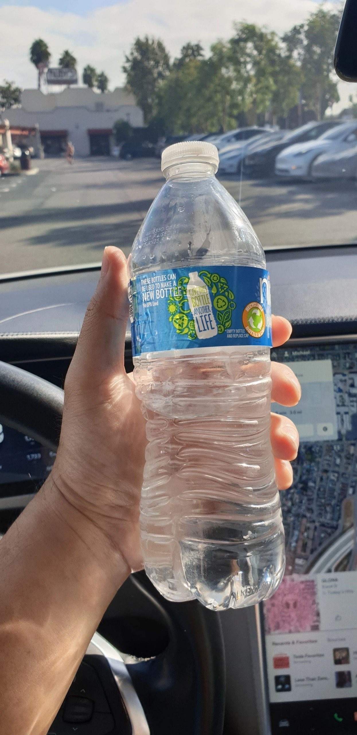 Chuyện từ chai nhựa tái sinh trên đất Mỹ